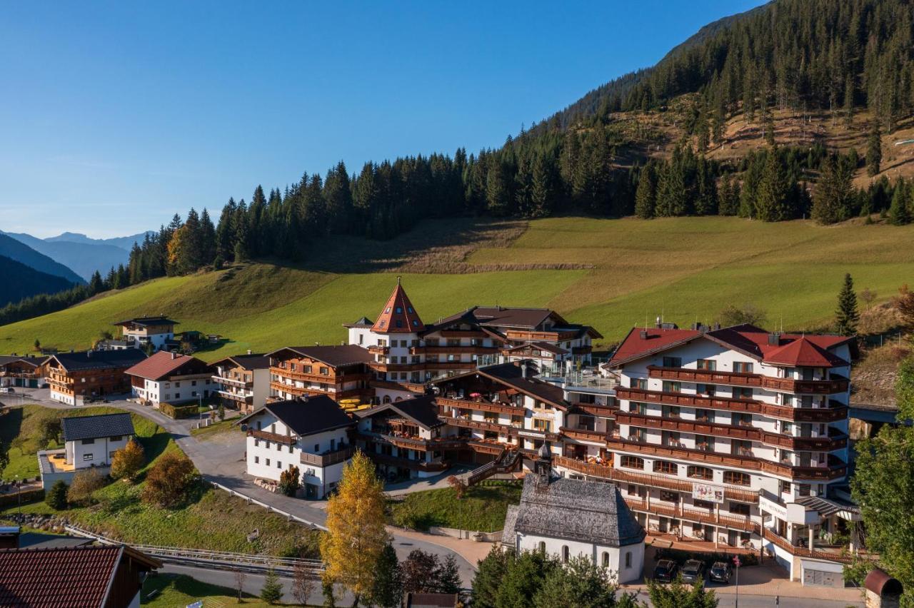 Hotel Thaneller Stadl Braeu Berwang Buitenkant foto